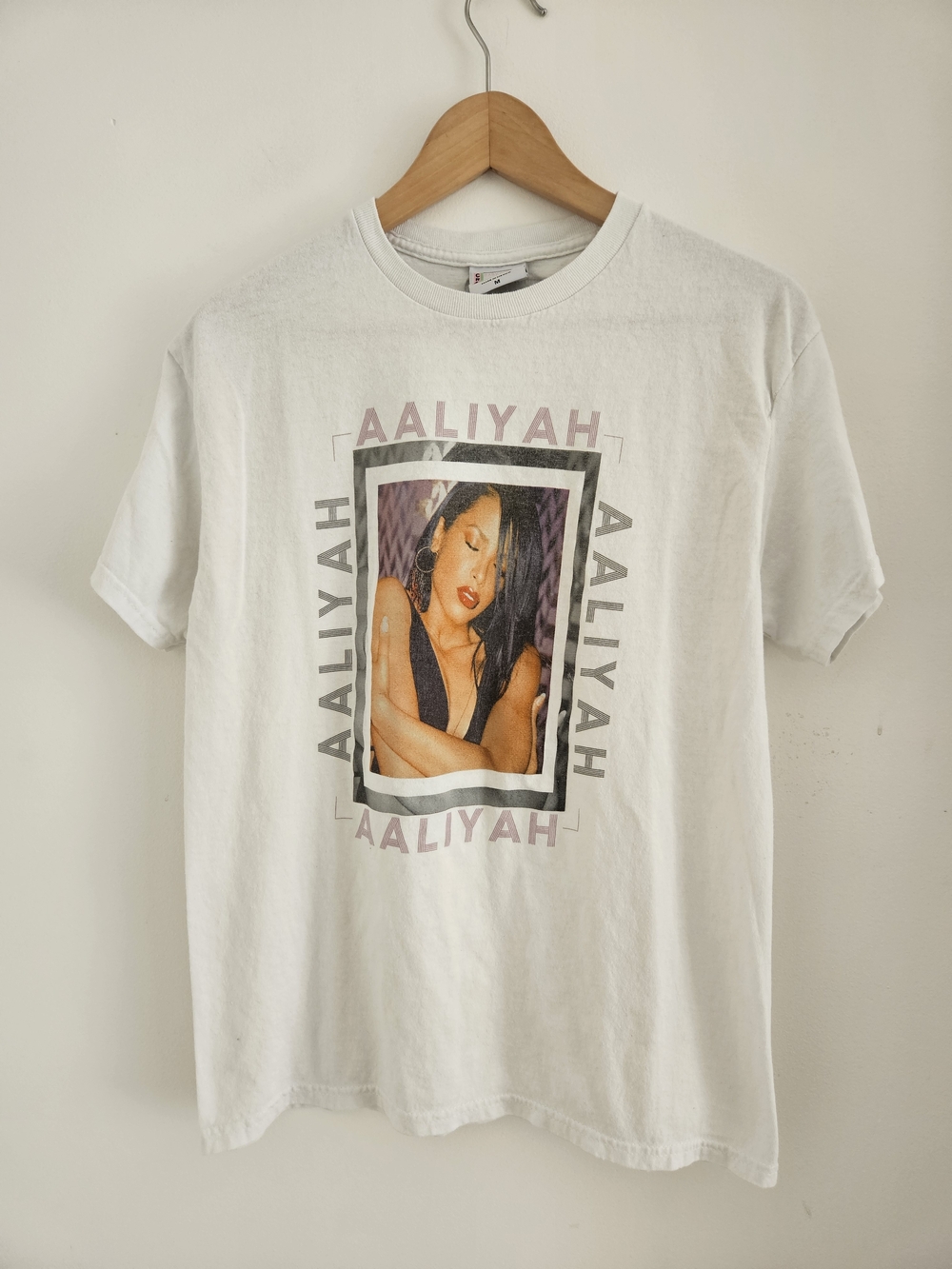 Aaliyah Cross Colours Shirt Medium White Hip Hop Band Tour Concert